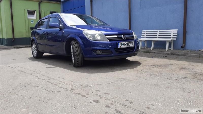 Second-hand Opel Astra 105 CP (77 kW) 2004 Albastru marin Hatchback
