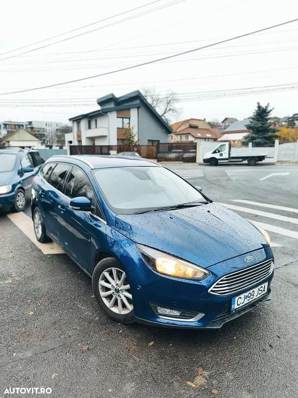Culoarealbastru Utilizat 2015 Ford Focus Titanium Break | 5.900 EUR (Preț bun) - Imagine 1/4