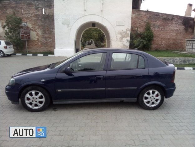 Second-hand Opel Astra 80 CP (58 kW) 2004 Albastru Hatchback