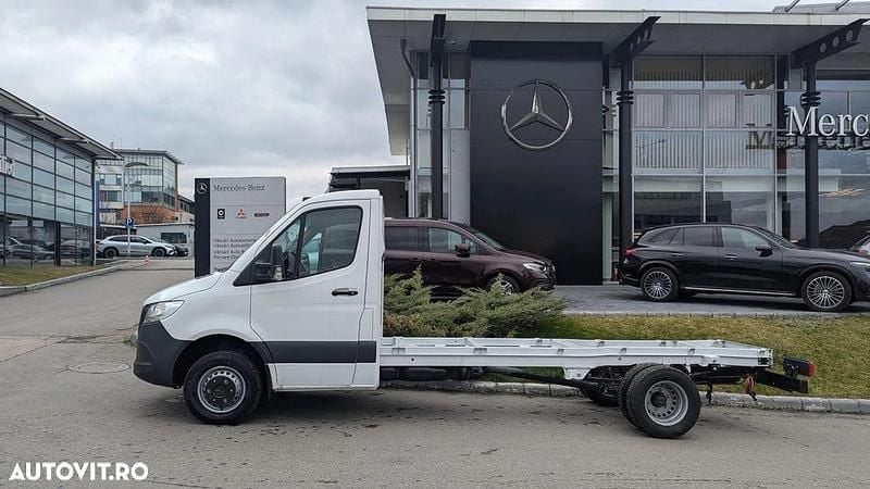 Second-hand Mercedes Sprinter 170 CP (125 kW) 2024 Culoarealb Van
