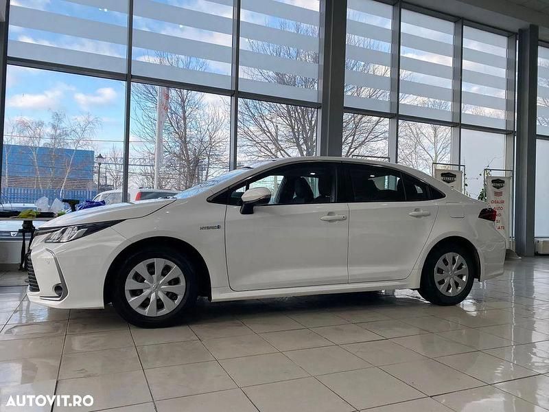 Second-hand Toyota Corolla 98 CP (72 kW) 2021 Culoarealb Berlinǎ