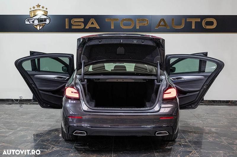 Second-hand BMW 520 Luxury Line 190 CP (139 kW) 2023 Culoaregri Berlinǎ