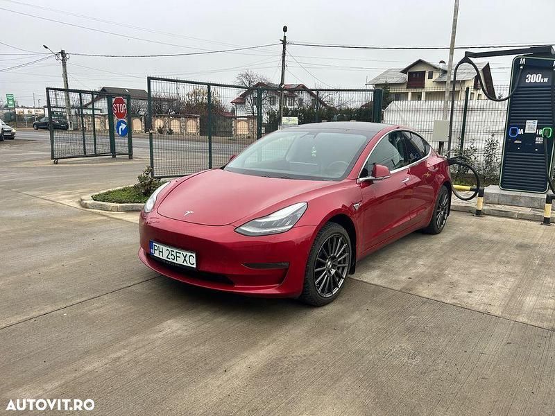 Culoarerosu Utilizat 2019 Tesla Model 3 Standard Range Plus Berlinǎ | 20.500 EUR (Preț bun) - Imagine 1/4