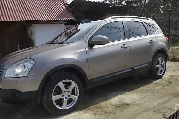 Maro Utilizat 2009 Nissan Qashqai +2 Tekna SUV | 5.500 EUR (Preț OK) - Imagine 1/4