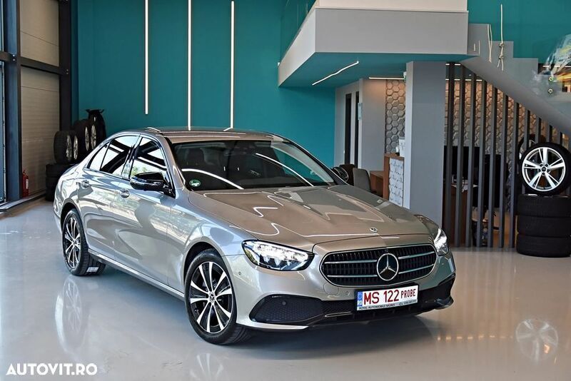 Galbeuriu Utilizat 2022 Mercedes E300 Avantgarde Berlinǎ | 37.113 EUR (Super Preț) - Imagine 1/4