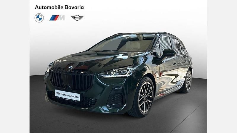 Verde sanremo metalizat Utilizat 2025 BMW 220 Active Tourer Comfort Edition Monovolum | 38.457 EUR - Imagine 1/4