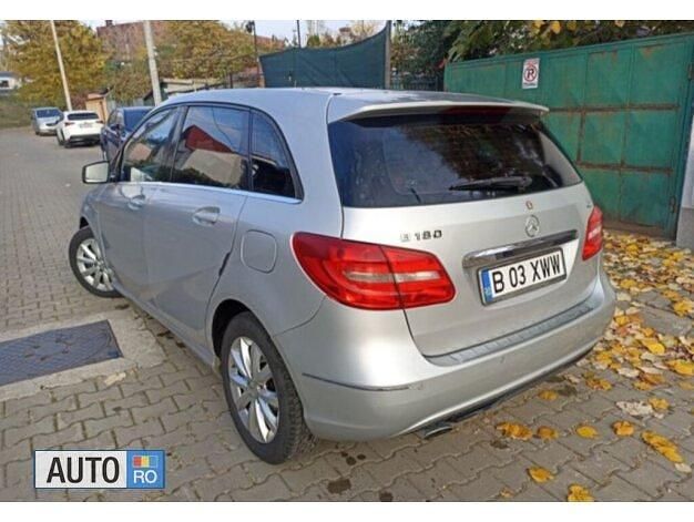 Gri Utilizat 2012 Mercedes B180 Monovolum | 5.200 EUR (Preț OK) - Imagine 1/4