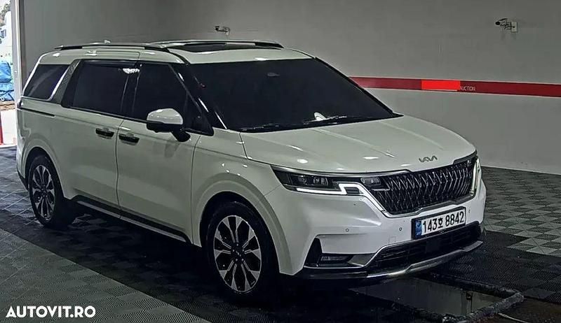 Second-hand Kia Carnival 204 CP (150 kW) 2021 Culoarealb Monovolum