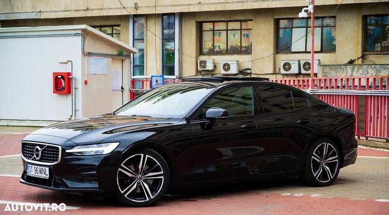 Culoarenegru Utilizat 2020 Volvo S60 Berlinǎ | 18.700 EUR (Super Preț) - Imagine 1/4