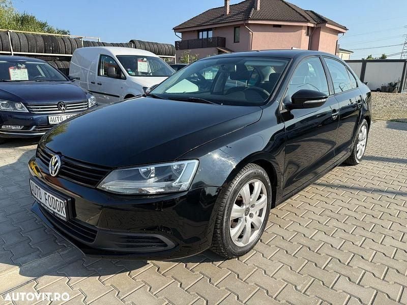Negru Utilizat 2012 VW Jetta Comfortline Berlinǎ | 4.850 EUR (Preț bun) - Imagine 1/4