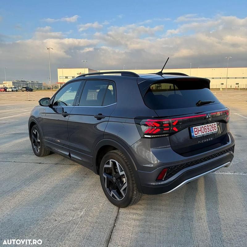 Second-hand VW T-Cross R-line 150 CP (110 kW) 2025 Culoaregri SUV