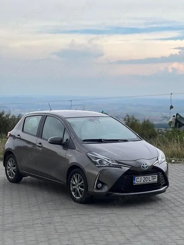 Utilizat 2019 Toyota Yaris Hybrid Berlinǎ | 13.400 EUR (Preț OK) - Imagine 1/4