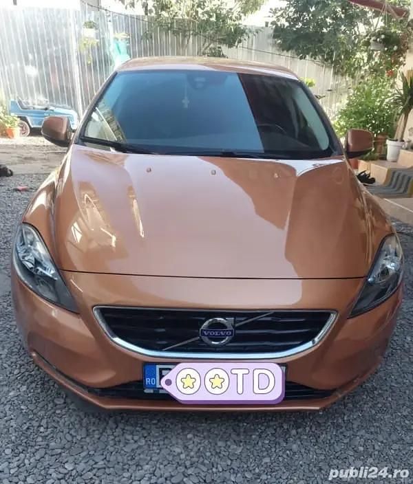 Auriu Utilizat 2014 Volvo V40 Break | 7.190 EUR (Preț OK) - Imagine 1/4