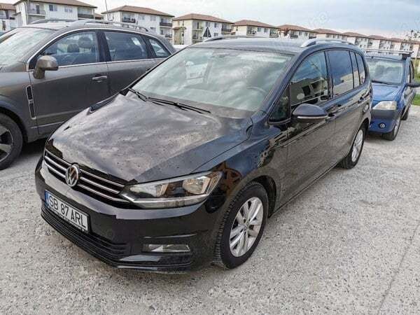 Negru Utilizat 2017 VW Touran Monovolum | 9.900 EUR (Preț OK) - Imagine 1/4