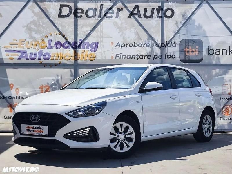 Second-hand Hyundai i30 Comfort 110 CP (80 kW) 2021 Culoarealb Hatchback