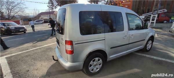Second-hand VW Caddy 109 CP (80 kW) 2009 Argintiu Monovolum