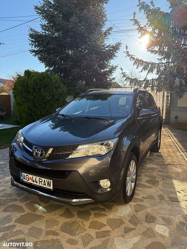 Culoaregri Utilizat 2013 Toyota RAV4 Executive Berlinǎ | 10.750 EUR (Preț bun) - Imagine 1/4