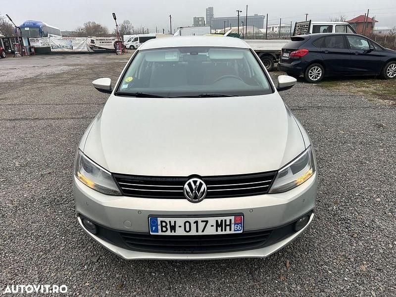 Second-hand VW Jetta Comfortline 105 CP (77 kW) 2012 Culoaregri Berlinǎ