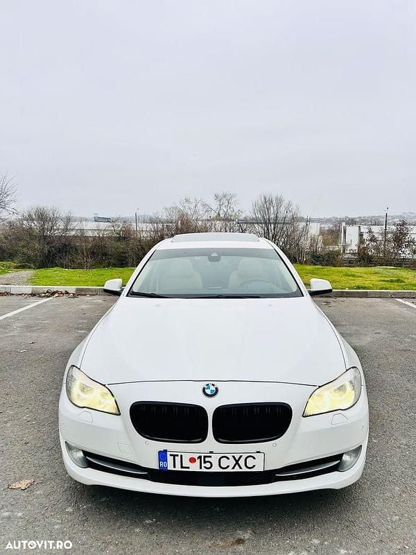 Culoarealb Second-hand 2013 BMW 530 Comfort Edition Hatchback | 12.300 EUR (Preț OK) - Imagine 1/4