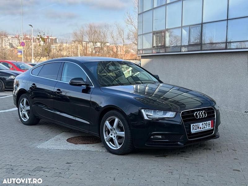 Culoarenegru Utilizat 2016 Audi A5 Berlinǎ | 10.990 EUR (Super Preț) - Imagine 1/4
