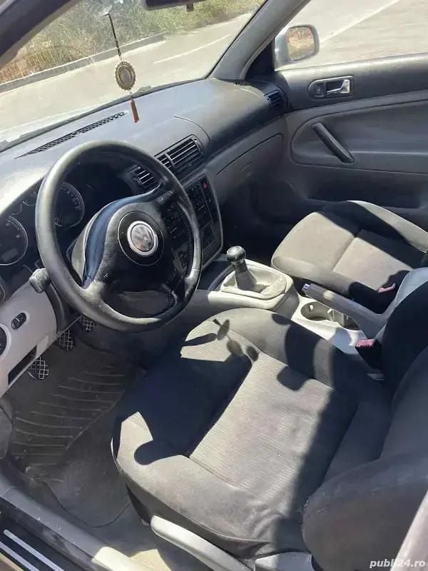 Utilizat 2004 VW Passat Berlinǎ | 1.150 EUR (Preț bun) - Imagine 1/4