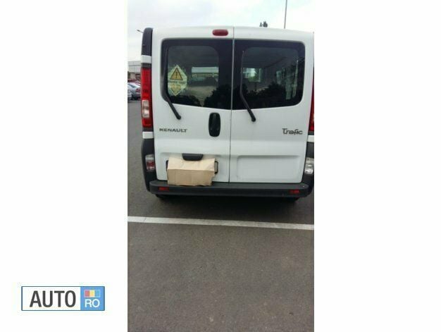 Second-hand Renault Trafic 190 CP (139 kW) 2007 Alb Monovolum