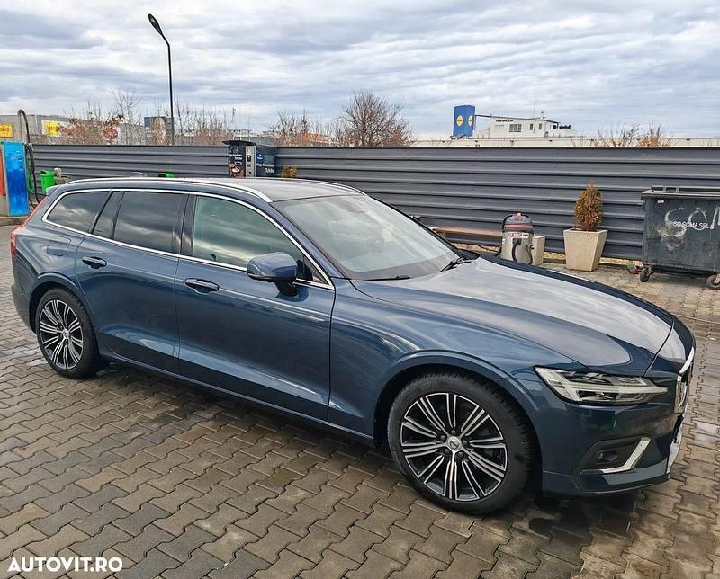 Culoarealbastru Second-hand 2019 Volvo V60 Inscription Break | 22.450 EUR - Imagine 1/4