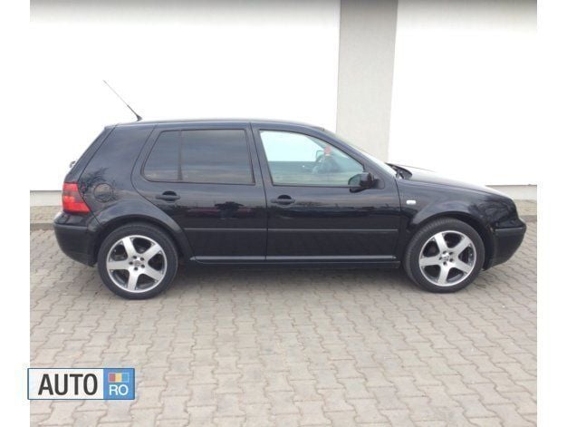 Second-hand VW Golf IV 105 CP (77 kW) 2003 Negru Hatchback