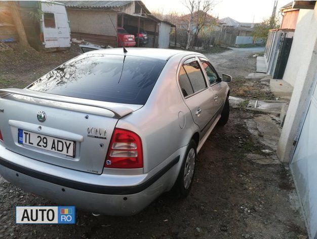 Argintiu Utilizat 2006 Skoda Octavia Berlinǎ | 3.500 EUR (Puțin scump) - Imagine 1/4