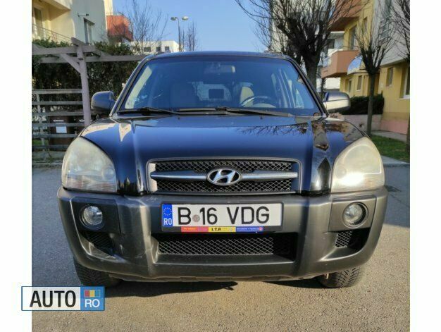 Negru Utilizat 2008 Hyundai Tucson SUV | 3.900 EUR (Preț bun) - Imagine 1/4