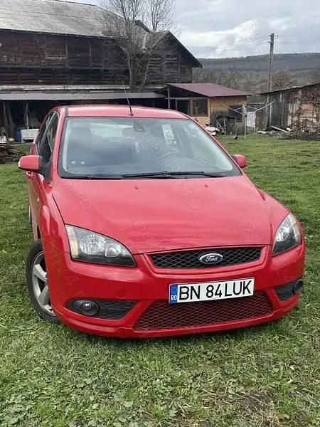 Rosu Utilizat 2007 Ford Focus Hatchback | 1.900 EUR (Preț OK) - Imagine 1/4
