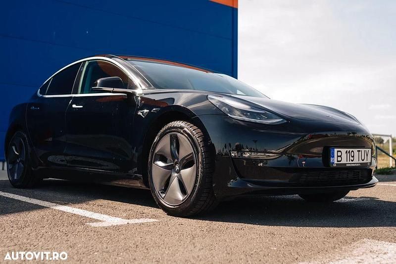 Culoarenegru Utilizat 2019 Tesla Model 3 Berlinǎ | 19.965 EUR (Preț OK) - Imagine 1/4