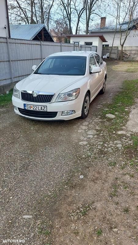 Culoarealb Utilizat 2011 Skoda Octavia Classic Berlinǎ | 3.900 EUR (Preț bun) - Imagine 1/4