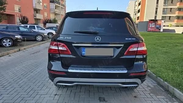 Negru Utilizat 2012 Mercedes ML250 SUV | 13.890 EUR (Preț OK) - Imagine 1/4