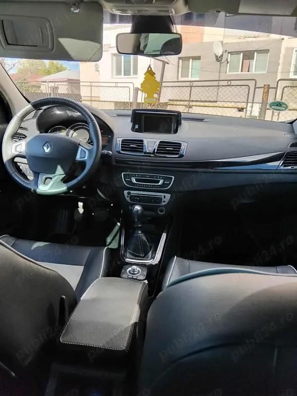 Alb Utilizat 2012 Renault Mégane III Berlinǎ | 5.000 EUR (Preț OK) - Imagine 1/4