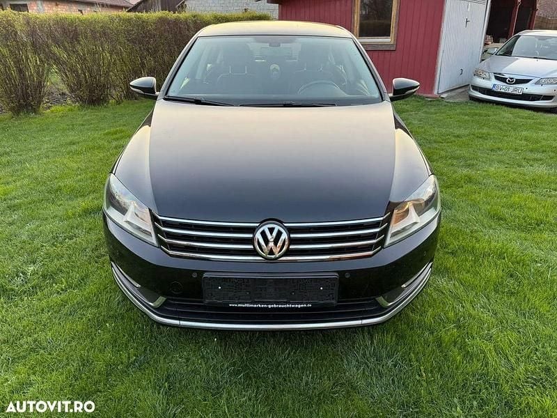 Culoarenegru Utilizat 2012 VW Passat Berlinǎ | 5.990 EUR (Preț OK) - Imagine 1/4