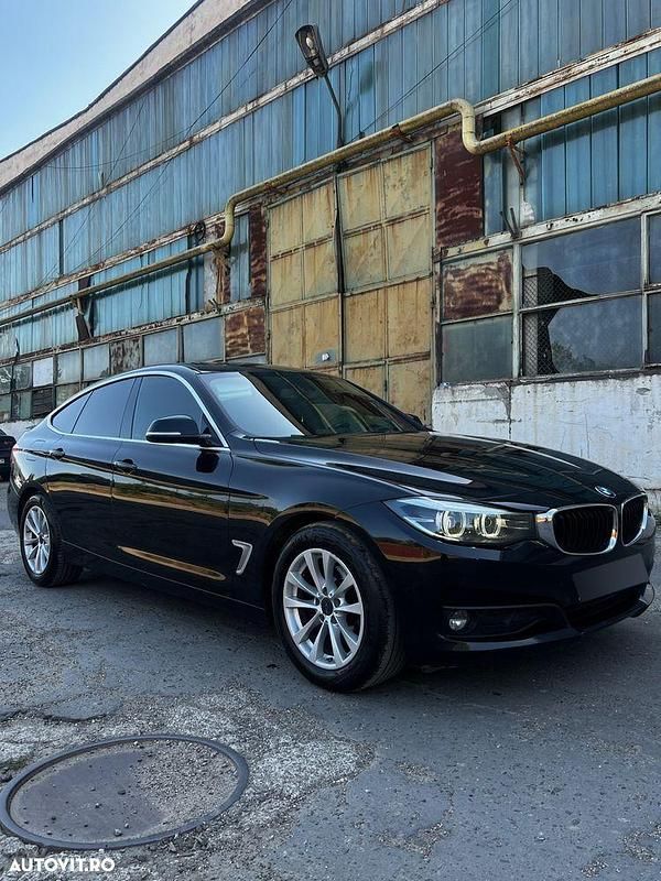 Negru Utilizat 2018 BMW 318 Gran Turismo Berlinǎ | 14.900 EUR (Preț OK) - Imagine 1/4