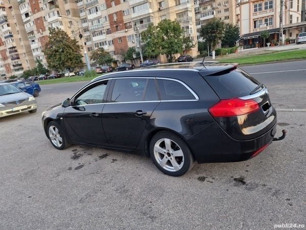Second-hand Opel Insignia 96 CP (70 kW) 2011 Negru Hatchback