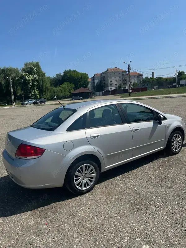 Utilizat 2010 Fiat Linea Berlinǎ | 2.100 EUR - Imagine 1/4