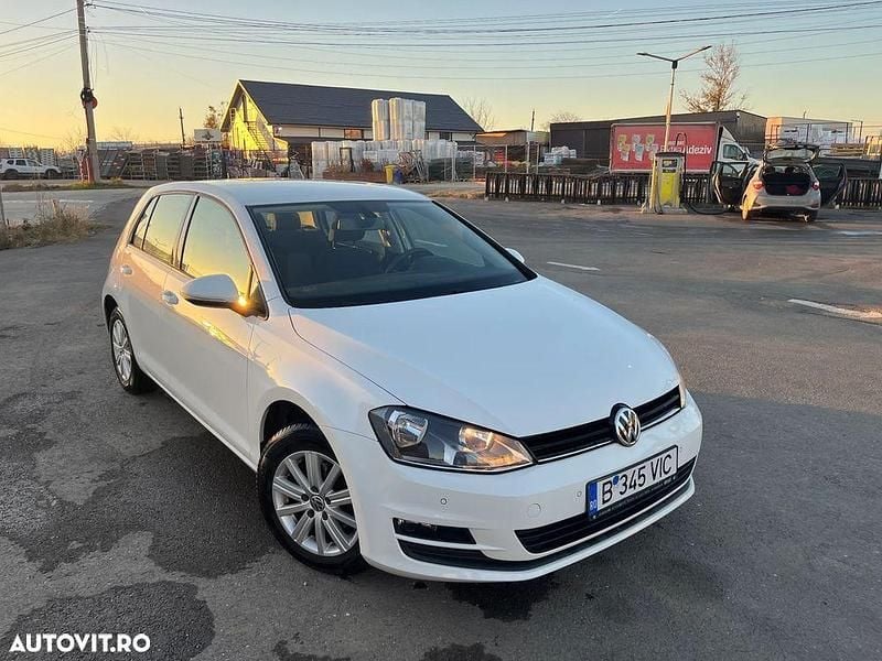 Culoarealb Utilizat 2017 VW Golf VII Trendline Hatchback | 9.750 EUR (Preț bun) - Imagine 1/4