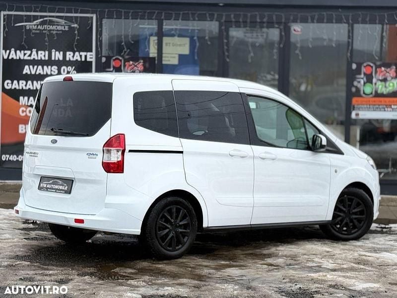 Second-hand Ford Tourneo Courier Titanium 100 CP (73 kW) 2015 Culoarealb Monovolum
