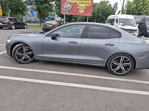 Utilizat 2019 Volvo S60 Berlinǎ | 24.990 EUR (Preț bun) - Imagine 1/4