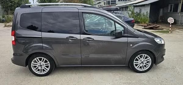 Gri Utilizat 2018 Ford Tourneo Courier Monovolum | 6.600 EUR (Preț bun) - Imagine 1/4