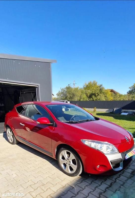 Rosu Utilizat 2011 Renault Mégane Cabriolet Dynamique Cabrio | 4.200 EUR - Imagine 1/4