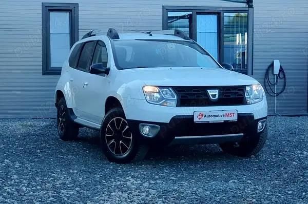 Alb Utilizat 2017 Dacia Duster Lauréate SUV | 9.990 EUR (Preț OK) - Imagine 1/4
