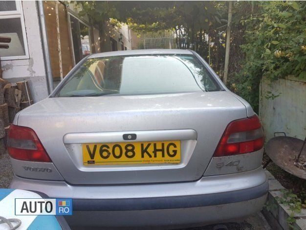 Utilizat 2000 Volvo S40 Berlinǎ | 800 EUR - Imagine 1/4