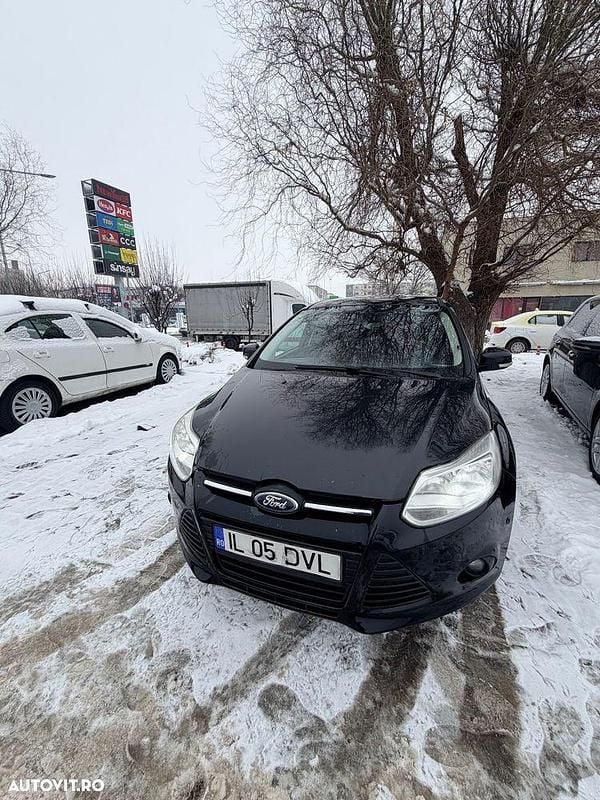 Culoarenegru Utilizat 2012 Ford Focus Titanium Break | 3.300 EUR (Preț OK) - Imagine 1/4