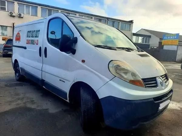 Alb Utilizat 2007 Renault Trafic Monovolum | 1.590 EUR - Imagine 1/4