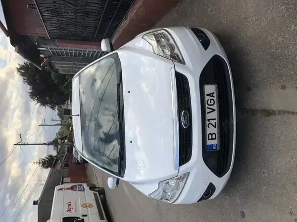 Utilizat 2011 Ford Focus Berlinǎ | 3.650 EUR - Imagine 1/4