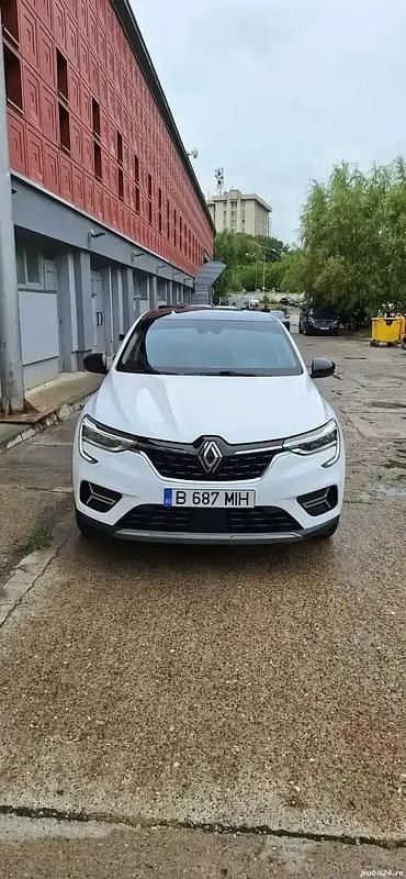 Alb Utilizat 2023 Renault Arkana SUV | 19.900 EUR (Super Preț) - Imagine 1/4